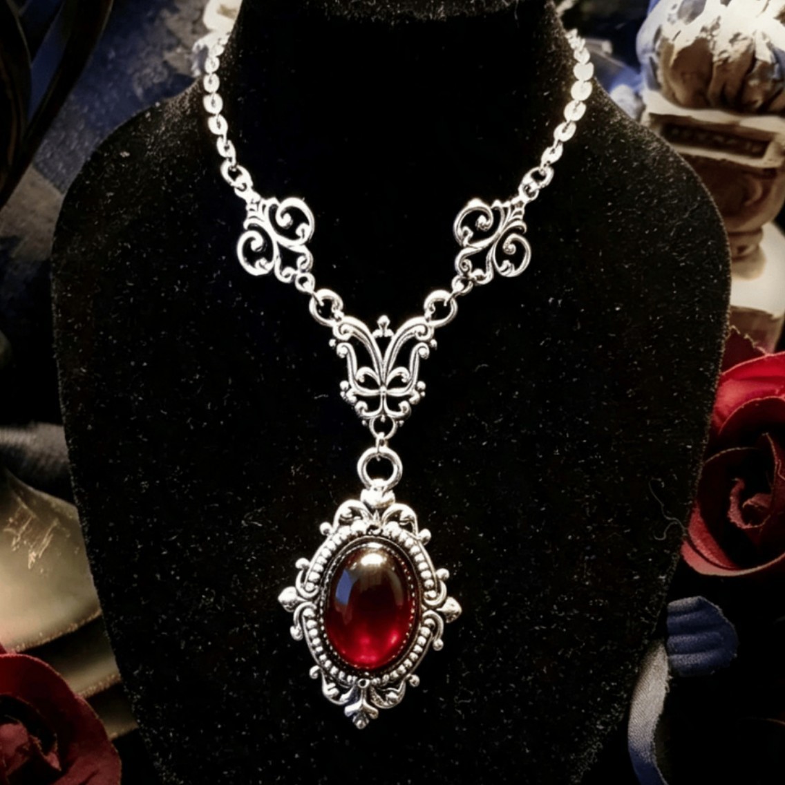 Collar con Cameo de Vampiro, C - Women'S Victorian Accessories reseña y precio