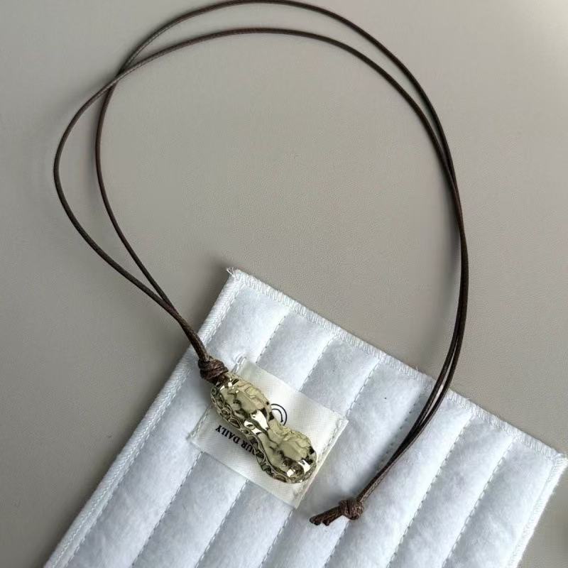 Collar con Colgante de Cacahue - Women Accessories Meaning reseña y precio
